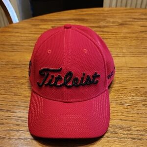 Titleist Golf Hat Size M/L